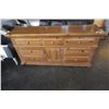 Image 1 : 7 DRAWER BROYHILL DRESSER