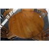 Image 2 : ROUND MAPLE DINING TABLE WITH LEAF AND 4 CHAIRS