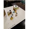 Image 1 : TRAY OF PERFUME