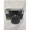 Image 2 : 2 Vintage Cameras One Yashica, and Yashica 8 Movie Camera