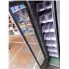 Image 3 : 3-piece vending machine (with keys) - consigner says working when last used - Heavy! bring help for 