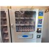 Image 4 : 3-piece vending machine (with keys) - consigner says working when last used - Heavy! bring help for 