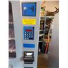 Image 6 : 3-piece vending machine (with keys) - consigner says working when last used - Heavy! bring help for 
