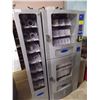 Image 10 : 3-piece vending machine (with keys) - consigner says working when last used - Heavy! bring help for 