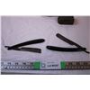 Image 4 : (2) Straight Razors + Thick Strop