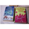 Image 3 : Daniel Steel + Nora Roberts Books