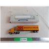 Image 1 : Minneapoline Moline Semi + Trailer 1:64 (cracked mirron on passenger side)