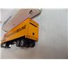 Image 4 : Minneapoline Moline Semi + Trailer 1:64 (cracked mirron on passenger side)