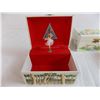 Image 5 : (4) vintage musical jewelery boxes - tested all working