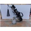 Image 1 : *Golf Clubs + Cart