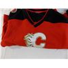 Image 5 : Calgary Flames kids jerseys and other merch