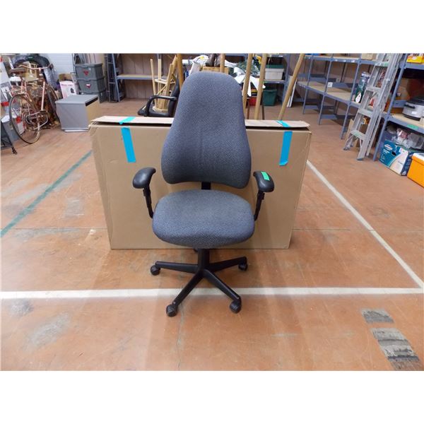 *Computer chair - adjustable working