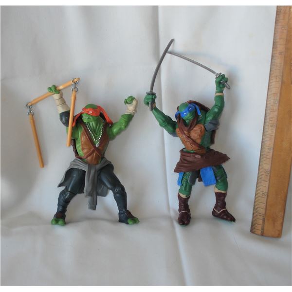 Pair Ninja Turtle Figurines