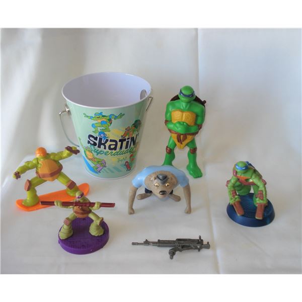 Ninja pail and Figurines