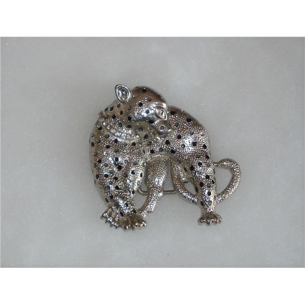 Leopard buckle