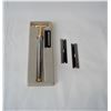 Image 1 : Two toned razor and pair of blades