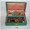 Image 1 : Vintage jewelry box with jewelry and key