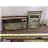 Image 1 : 2 Vintage Radios (Untested)