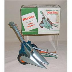 New Idea 1-row Corn Picker by Topping--1950's plastic with original Box