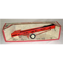 Tru-Scale Elevator w/ tin Rims in TS/Ertl Open Front Box