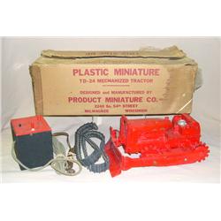 IH TD-24 Crawler w/ Blade Batter Operated by Product Miniatures w/ original Box