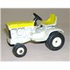 Image 1 : JD 140 L&G Patio Tractor in April Yellow