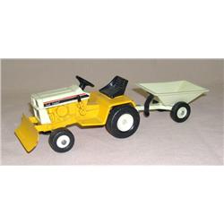 IH Cub Cadet 129 L&G Tractor w/ Blade & Cart