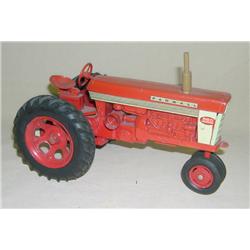 IH Farmall 560 w/ 2pt Hitch & red metal rims