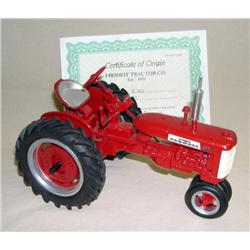 IH Farmall 230 Custom by Pete Freiheit w/ certificate