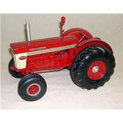 IH Farmall Custom 660 by ???