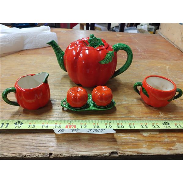 Chalkware Tomatoe Style Tea Set