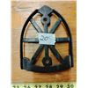 Image 2 : 3 Vintage Sad Iron Rests