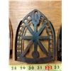 Image 3 : 3 Vintage Sad Iron Rests