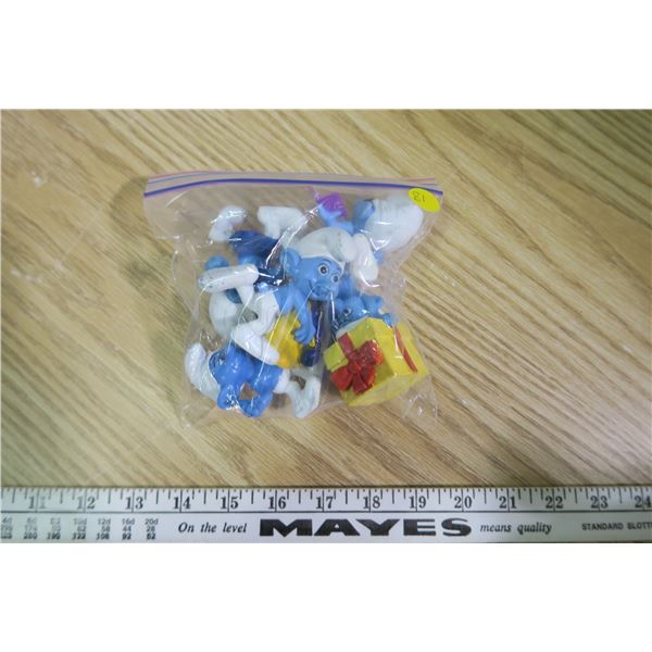 5 Small Smurf Figures