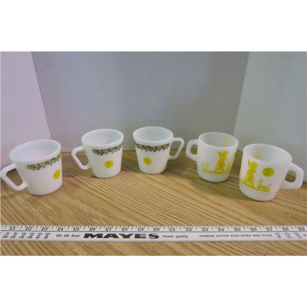 5 Glass Mugs - 3 Pyrex, 2 Termocrisa