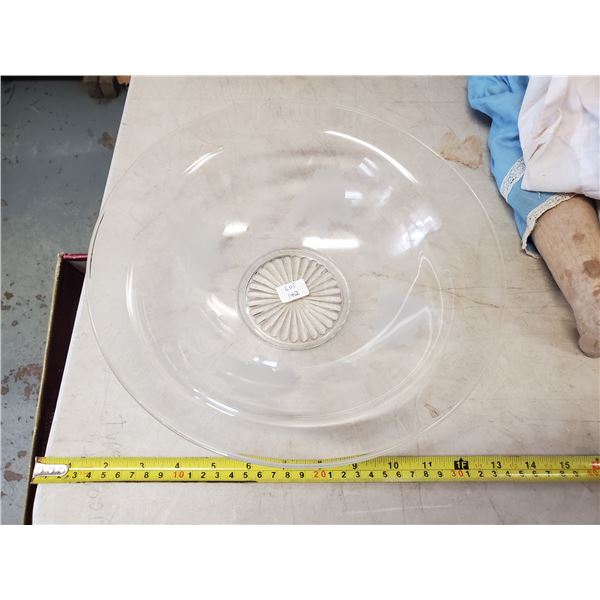 CLEAR GRAPE & MAPLE LEAF PATTERN BOWL 11.25" DIA