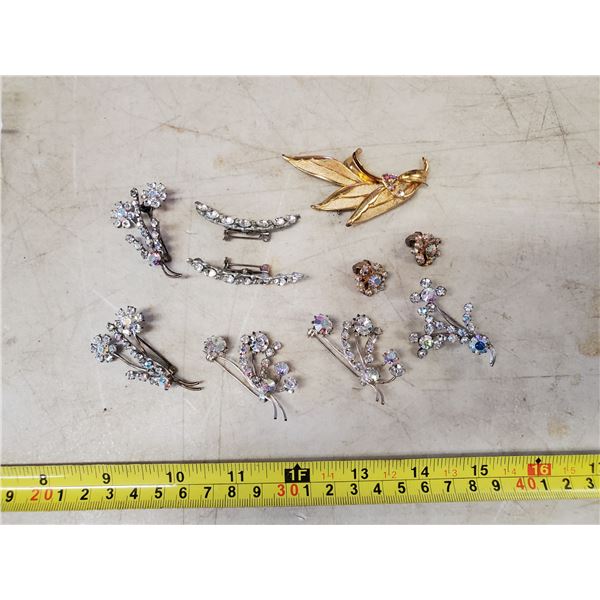 LOT OF RHINESTONE BROACHES