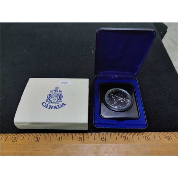 1976 Canadian Silver Dollar In Clamshell