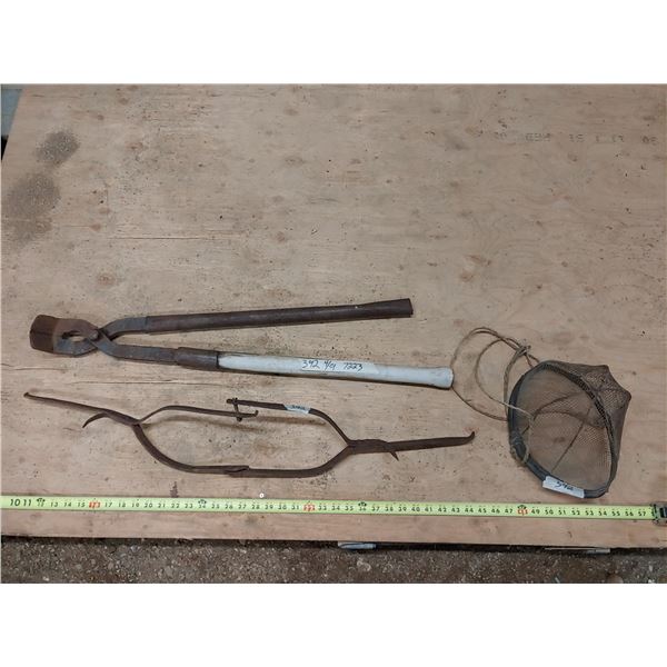 Antique Livestock Handleing Equipment,