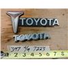 Image 1 : 2 X Toyota Emblems