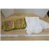 Image 9 : Suit Case with 9 Table Cloths