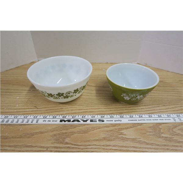 2 Pyrex Bowls