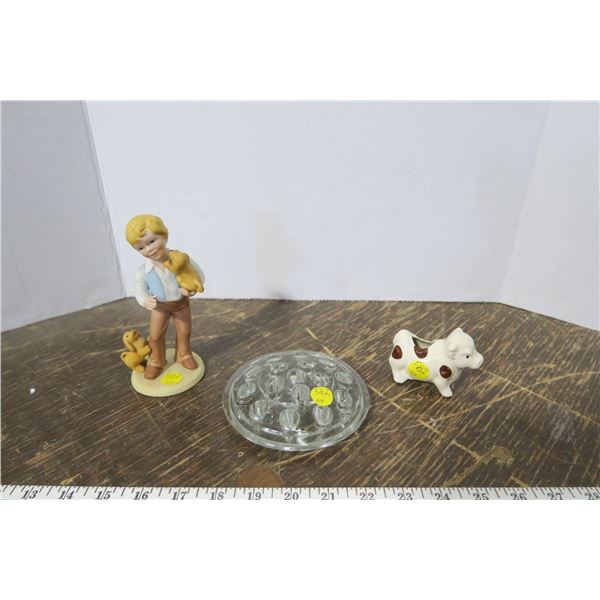 Avone Figurine, Cow, Glass