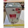 Image 1 : 27 CENTS STAMP MACHINE W/ KEY MADE IN CANADA