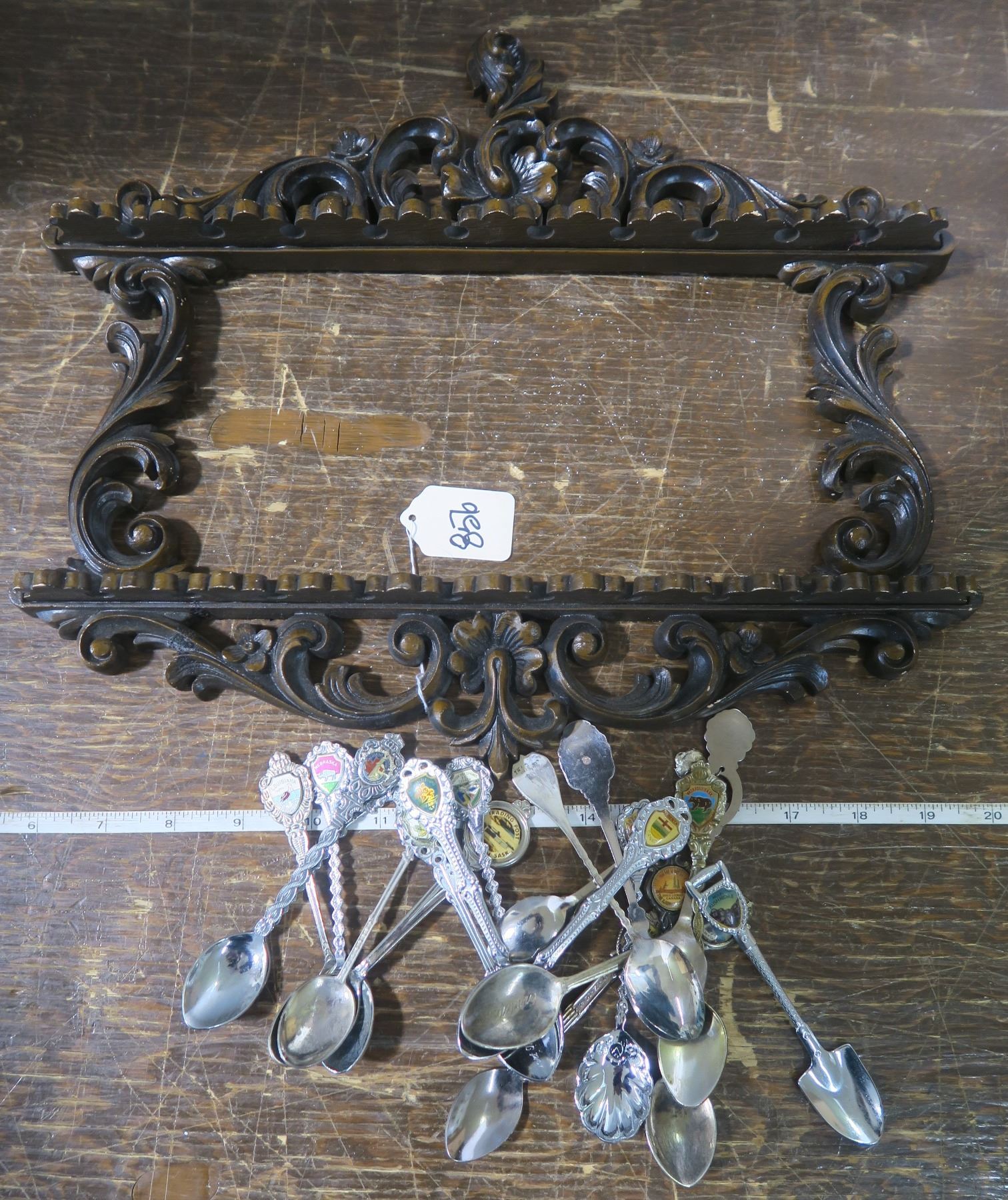 Souvenier spoons (20) with Durwood fancy rack