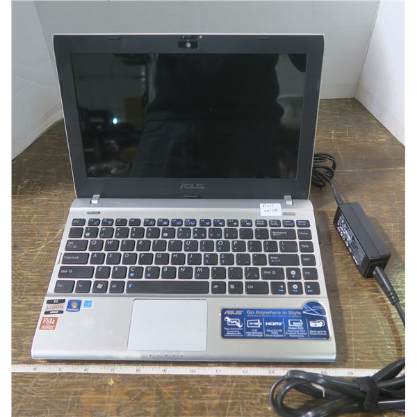 ASUS laptop No.1225B 10" Powers up wih cord