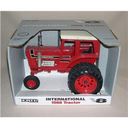 IH 1568 V-8 Red Cab w Duals