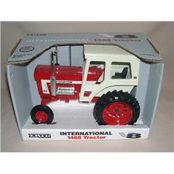 IH 1468 V-8 White Cab w/ singles