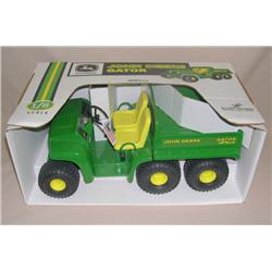 JD 6x4 1/8th Scale Gator--JD Green Edition