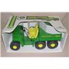 Image 1 : JD 6x4 1/8th Scale Gator--JD Green Edition